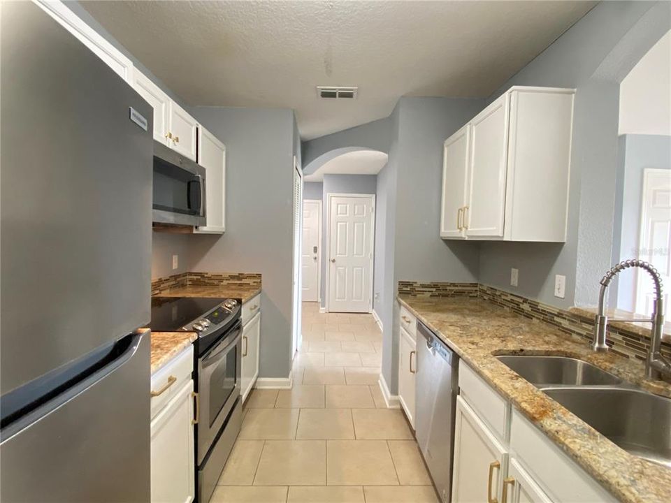 For Rent: $1,650 (2 beds, 2 baths, 1045 Square Feet)