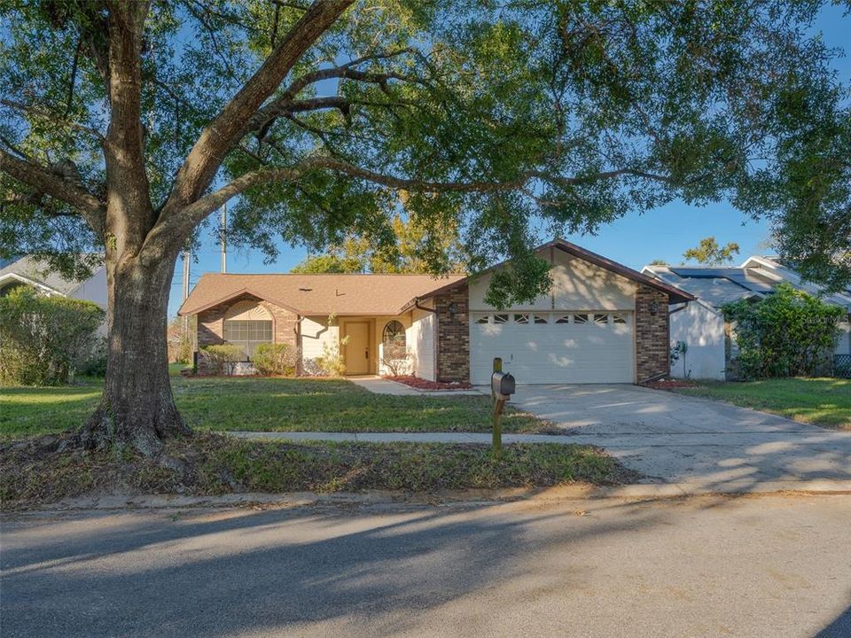 For Sale: $389,000 (3 beds, 2 baths, 1253 Square Feet)