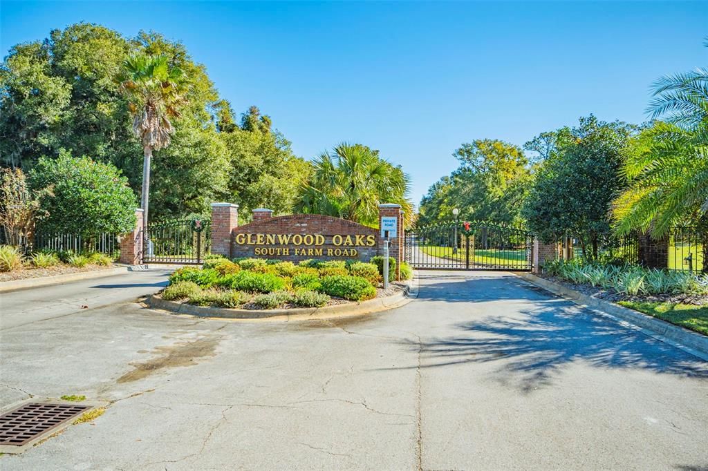 Entrance to Glenwood Oaks