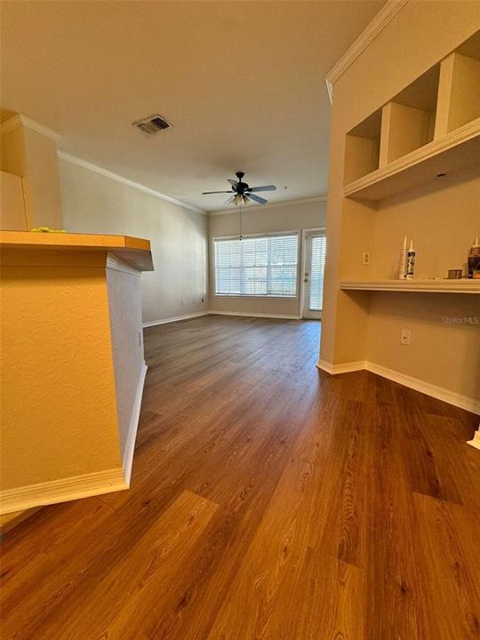 For Sale: $189,900 (1 beds, 1 baths, 782 Square Feet)