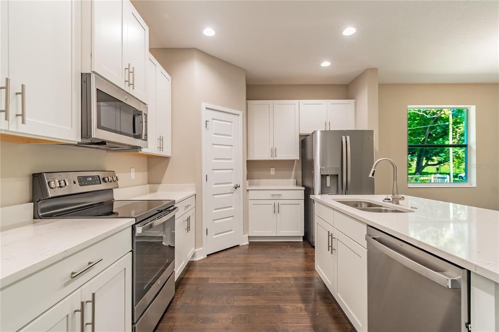 For Sale: $687,800 (3 beds, 2 baths, 1753 Square Feet)