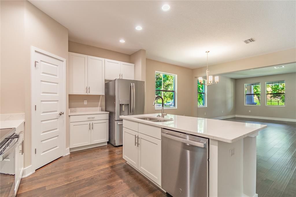 For Sale: $687,800 (3 beds, 2 baths, 1753 Square Feet)