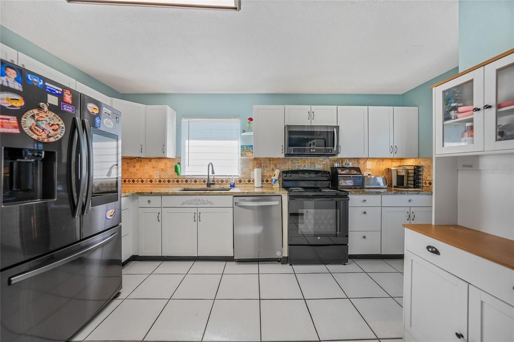 For Sale: $379,900 (3 beds, 1 baths, 1440 Square Feet)