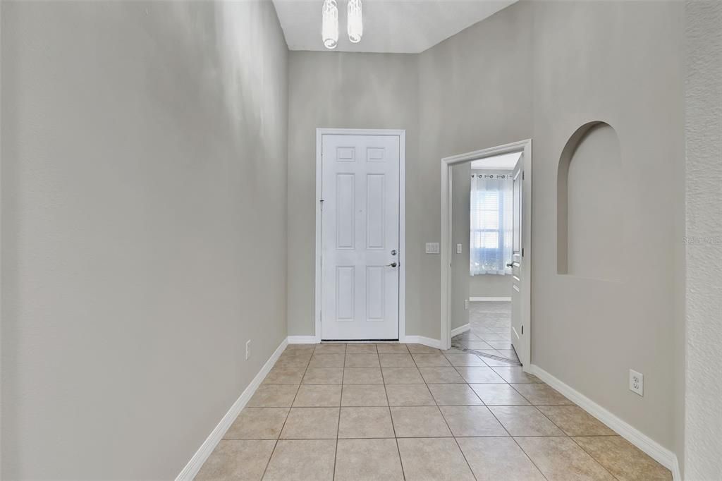 For Sale: $325,000 (4 beds, 2 baths, 1702 Square Feet)