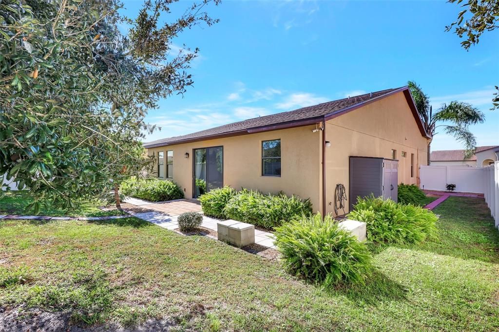 For Sale: $325,000 (4 beds, 2 baths, 1702 Square Feet)