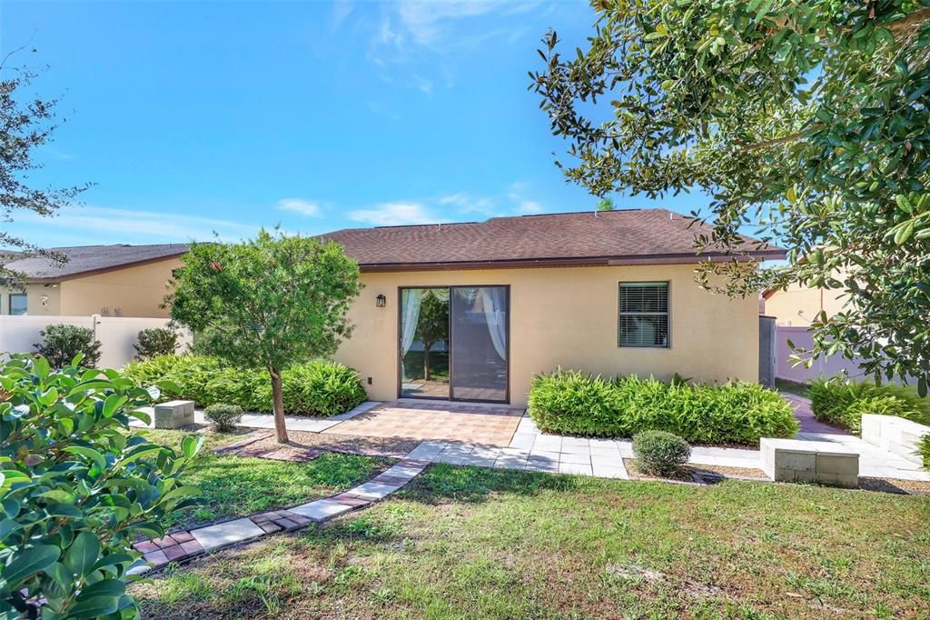 For Sale: $325,000 (4 beds, 2 baths, 1702 Square Feet)