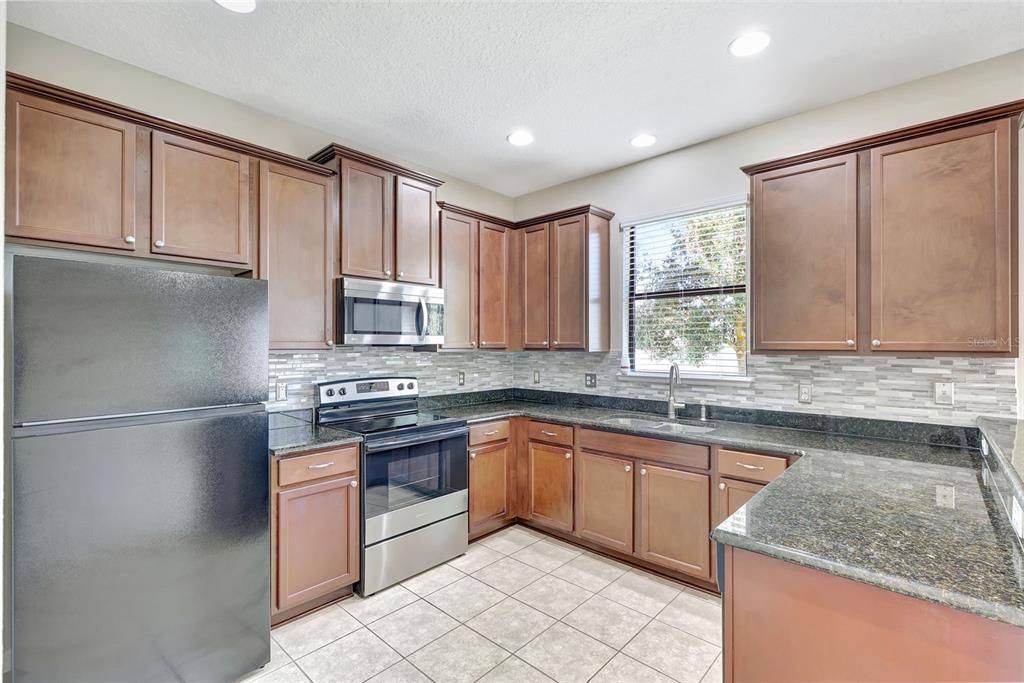 For Sale: $325,000 (4 beds, 2 baths, 1702 Square Feet)