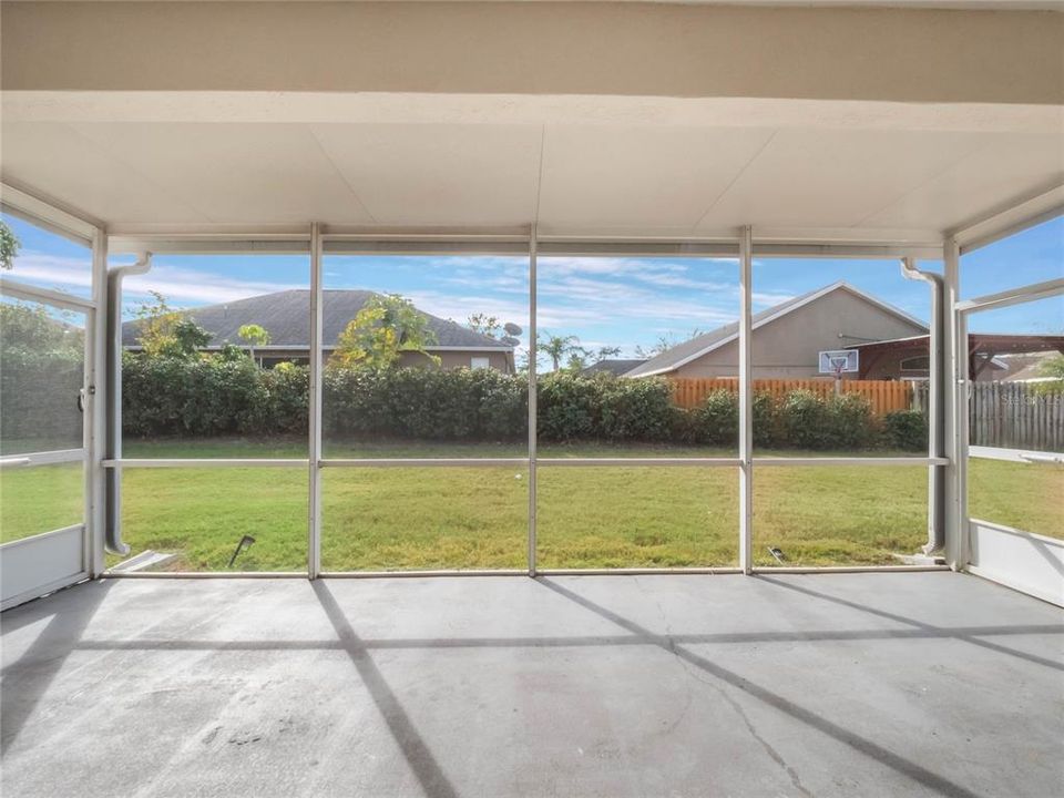 COVERED & SCREENED LANAI.