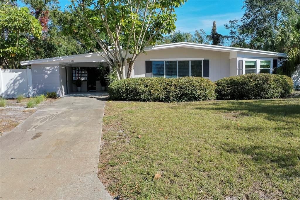 Active With Contract: $615,000 (3 beds, 2 baths, 1357 Square Feet)