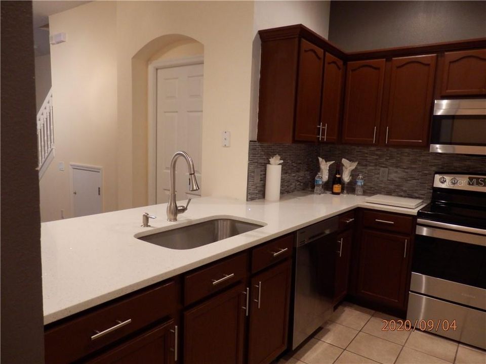 For Rent: $2,500 (2 beds, 2 baths, 1269 Square Feet)