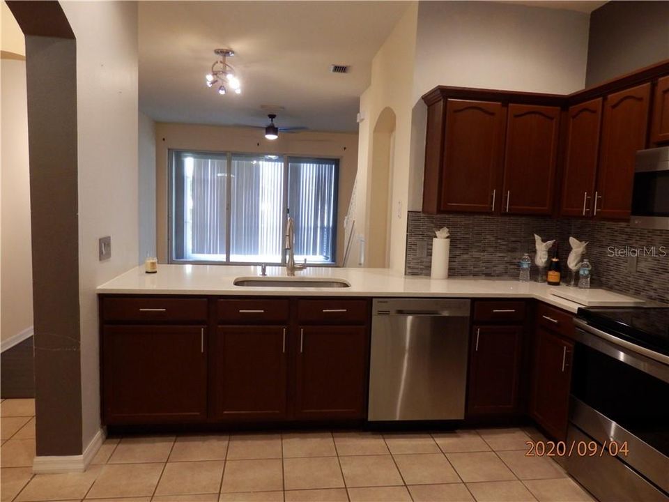 For Rent: $2,500 (2 beds, 2 baths, 1269 Square Feet)