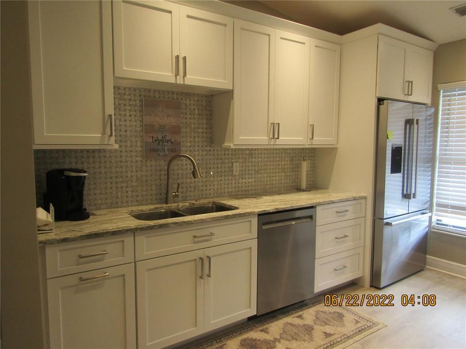 For Sale: $310,000 (2 beds, 2 baths, 1060 Square Feet)