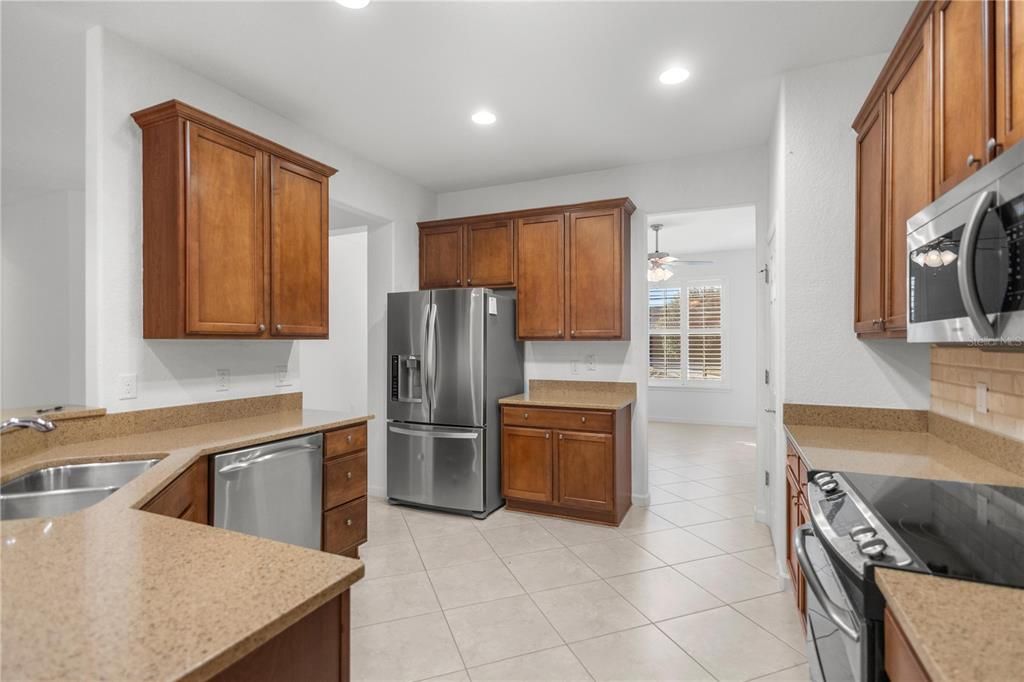 For Sale: $399,000 (3 beds, 2 baths, 1958 Square Feet)