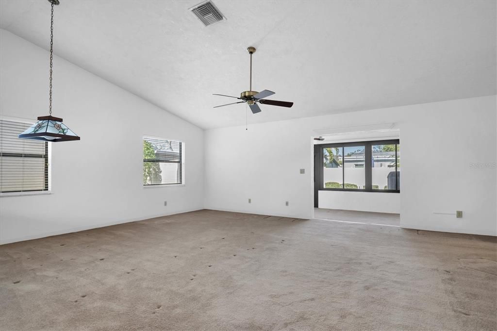 Active With Contract: $349,900 (2 beds, 2 baths, 1459 Square Feet)