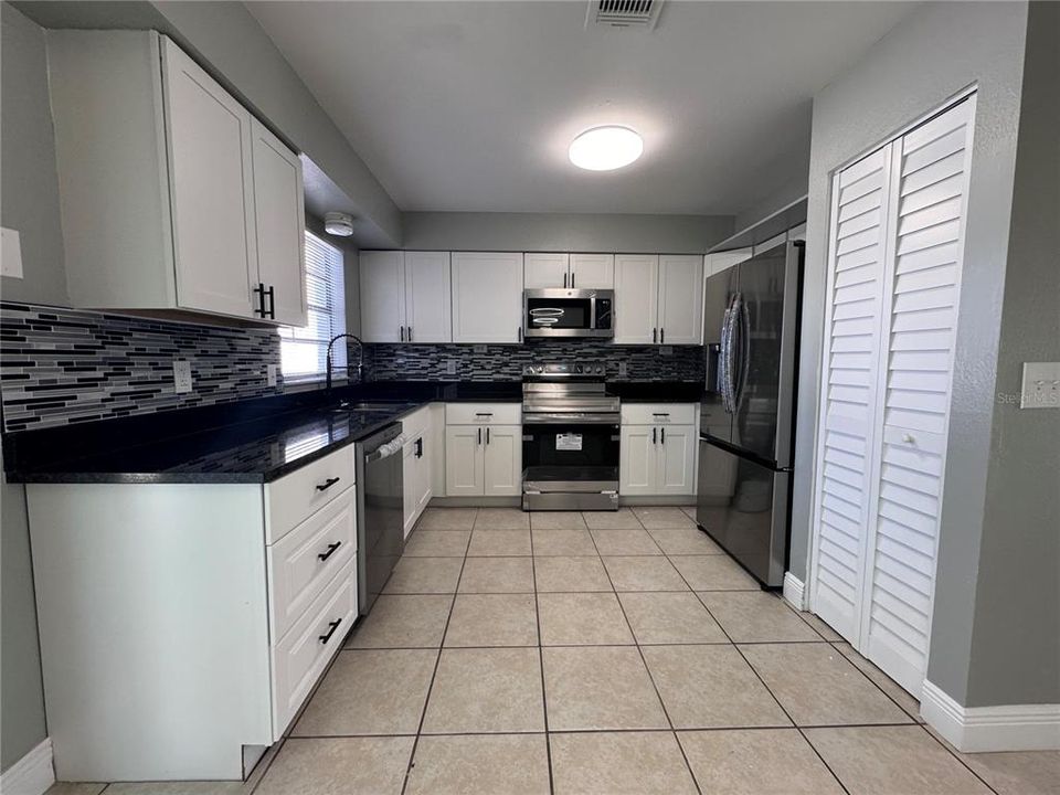 For Sale: $279,700 (4 beds, 2 baths, 1420 Square Feet)