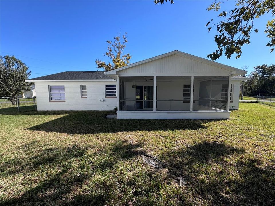 For Sale: $279,700 (4 beds, 2 baths, 1420 Square Feet)