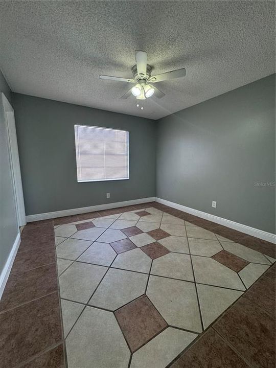 For Sale: $279,700 (4 beds, 2 baths, 1420 Square Feet)