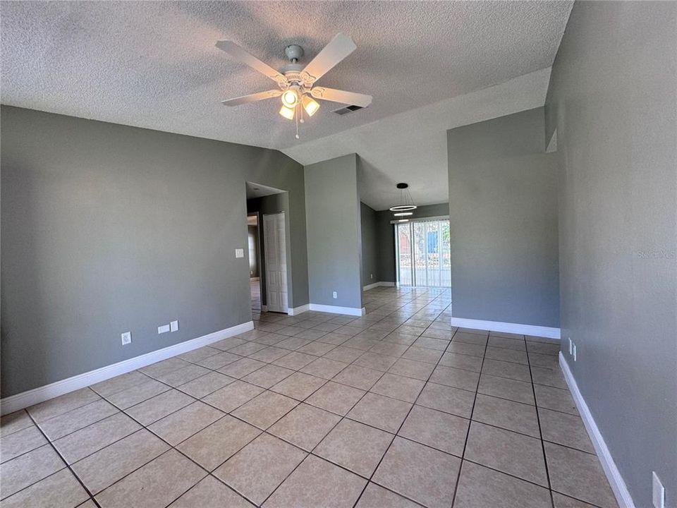 For Sale: $279,700 (4 beds, 2 baths, 1420 Square Feet)