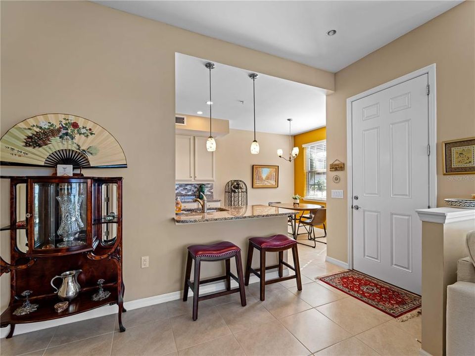 For Sale: $324,900 (2 beds, 2 baths, 1398 Square Feet)