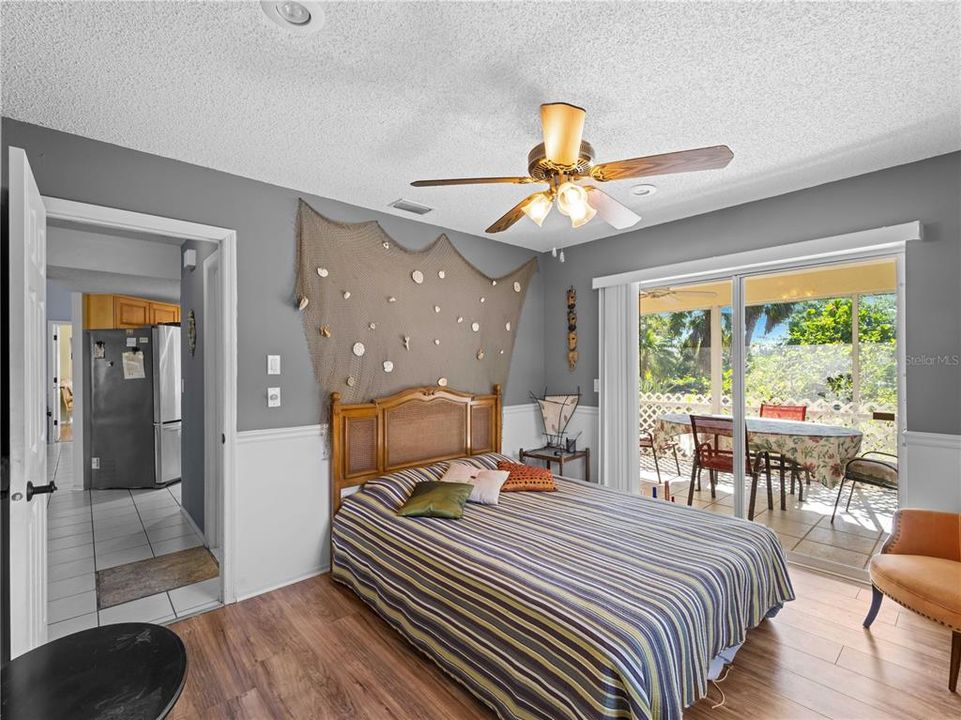 For Sale: $324,900 (2 beds, 2 baths, 1356 Square Feet)