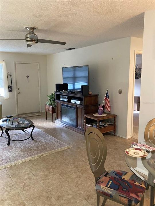 For Rent: $2,200 (1135 beds, 2 baths, 1135 Square Feet)