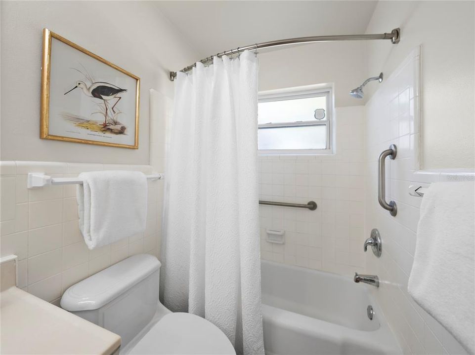 For Sale: $559,000 (2 beds, 1 baths, 1052 Square Feet)