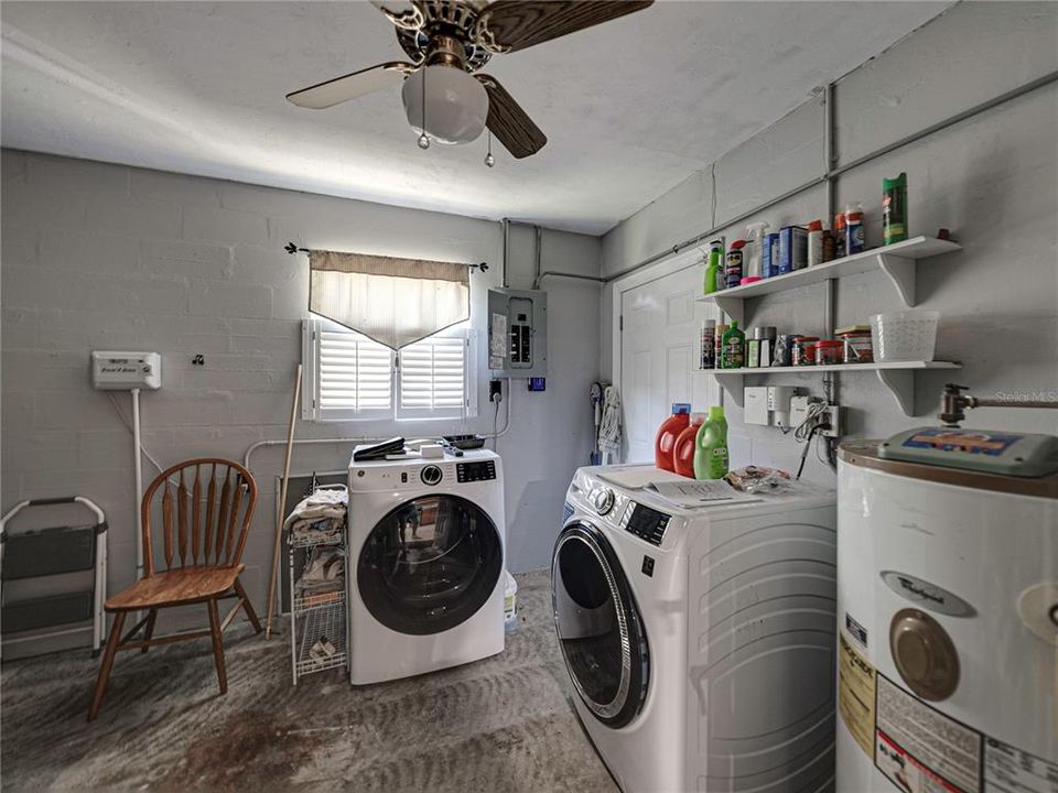 For Sale: $559,000 (2 beds, 1 baths, 1052 Square Feet)