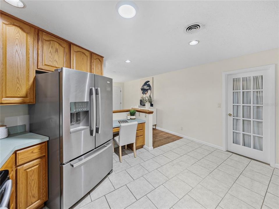 For Sale: $559,000 (2 beds, 1 baths, 1052 Square Feet)