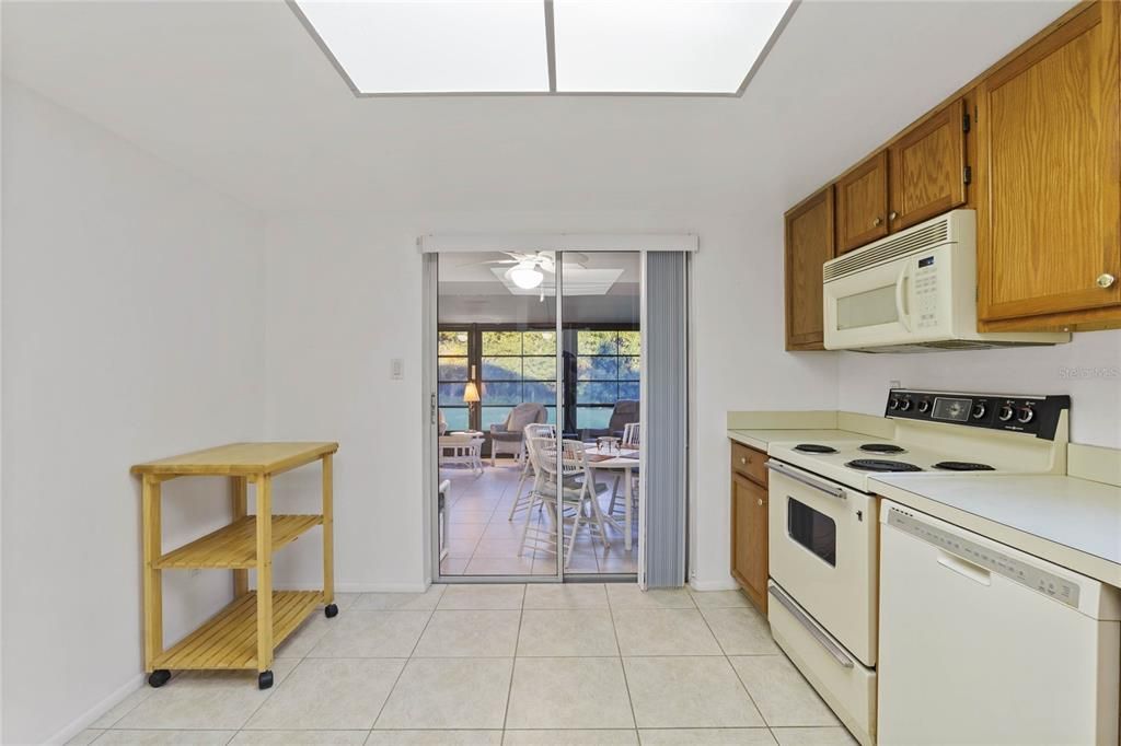 Active With Contract: $345,000 (2 beds, 2 baths, 1260 Square Feet)