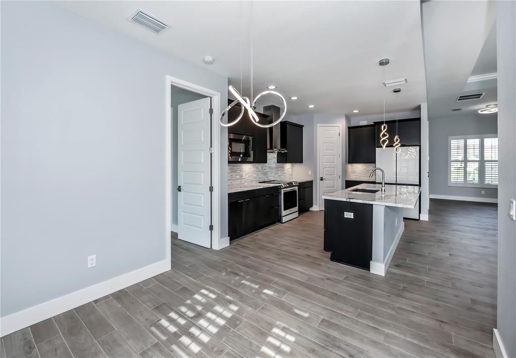 For Sale: $579,500 (3 beds, 2 baths, 1903 Square Feet)