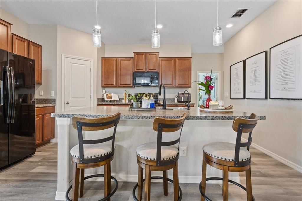 Kitchen with Island Seating