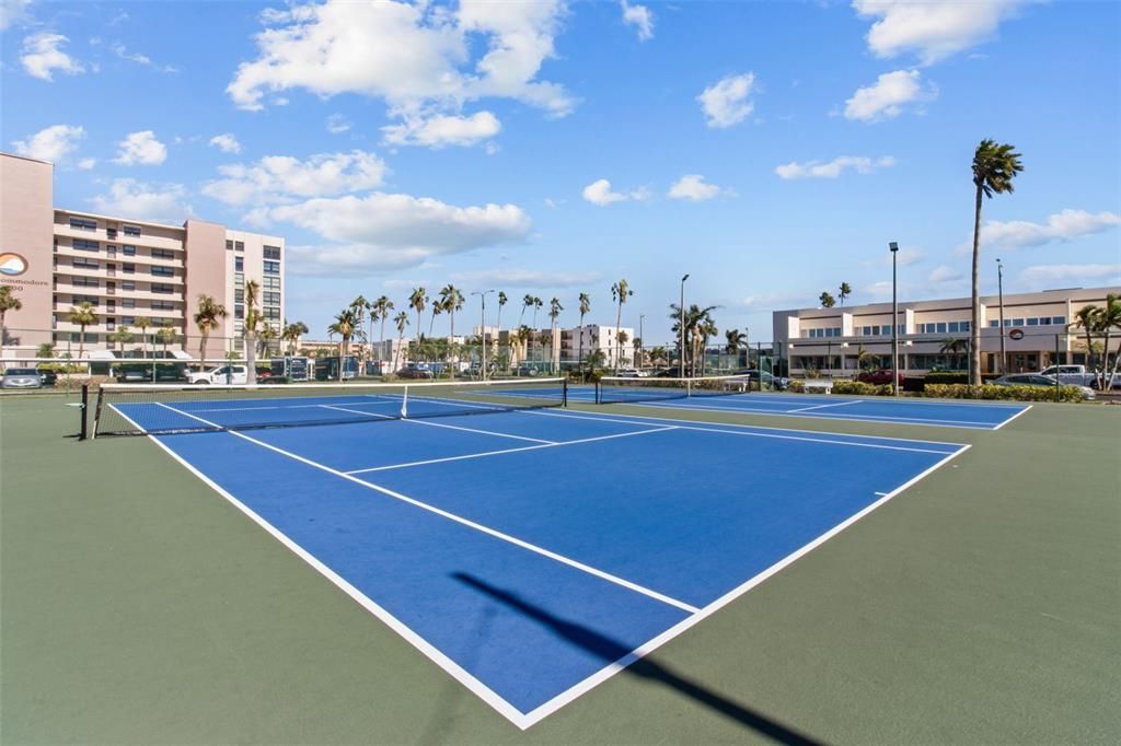 The Sun Island community is vibrant and active, offering tennis and pickleball courts, recreation facility, fully equipped workout facilities, and a wealth of social events ensuring there’s always something exciting to do.