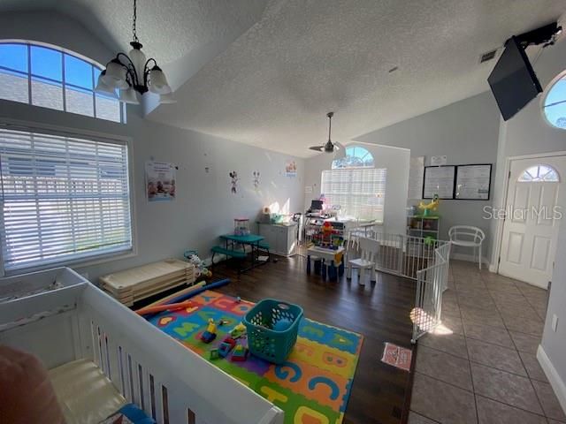 For Sale: $440,000 (4 beds, 2 baths, 1890 Square Feet)