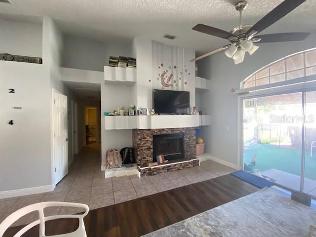 For Sale: $440,000 (4 beds, 2 baths, 1890 Square Feet)