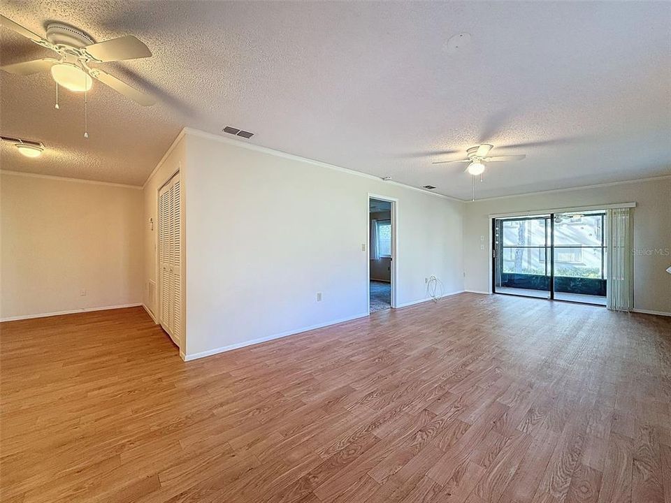 For Sale: $167,500 (2 beds, 2 baths, 1144 Square Feet)