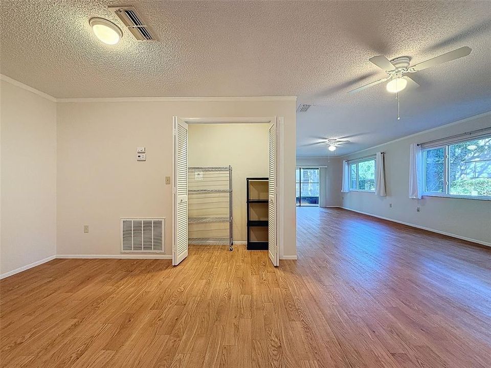 For Sale: $167,500 (2 beds, 2 baths, 1144 Square Feet)