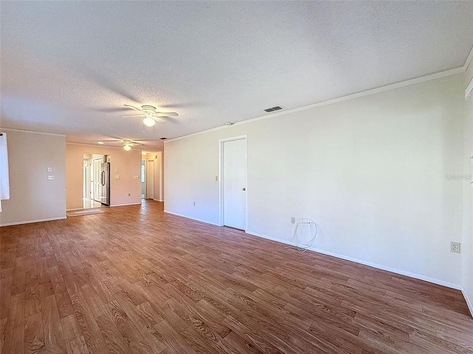 For Sale: $167,500 (2 beds, 2 baths, 1144 Square Feet)