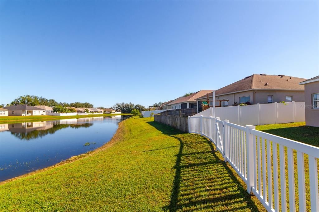 For Sale: $400,000 (4 beds, 2 baths, 1724 Square Feet)