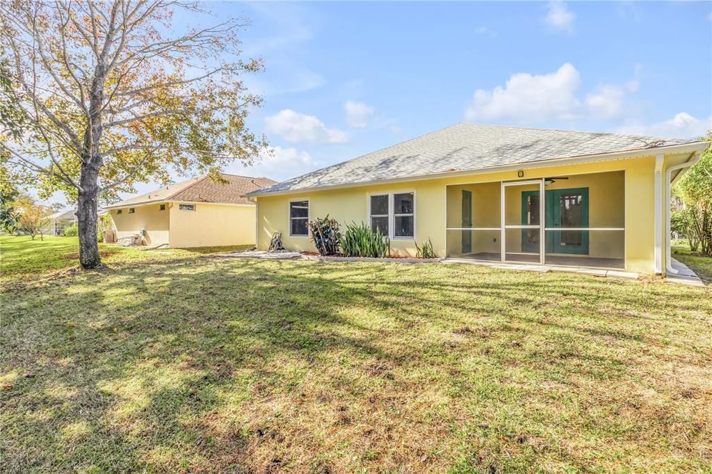 For Sale: $469,900 (4 beds, 2 baths, 2023 Square Feet)