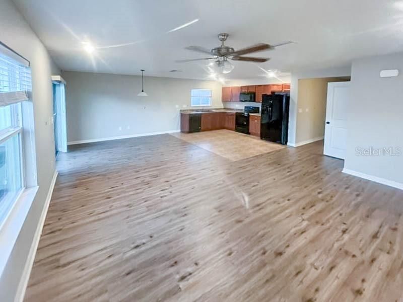 For Sale: $349,900 (3 beds, 2 baths, 1537 Square Feet)