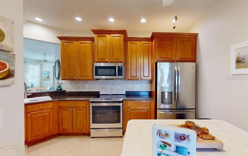 For Sale: $339,900 (2 beds, 2 baths, 1560 Square Feet)