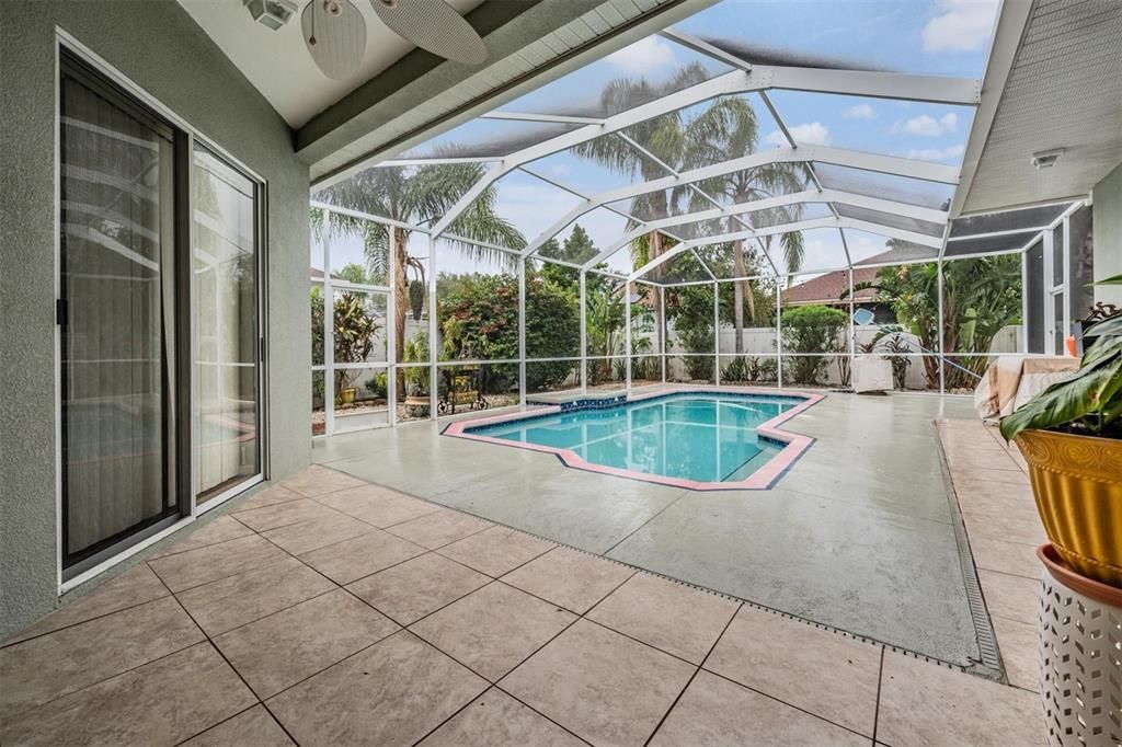 Active With Contract: $470,000 (4 beds, 3 baths, 2141 Square Feet)