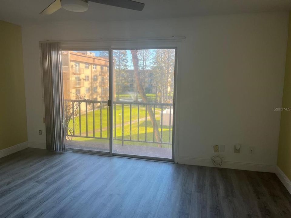 For Rent: $1,400 (1 beds, 1 baths, 586 Square Feet)