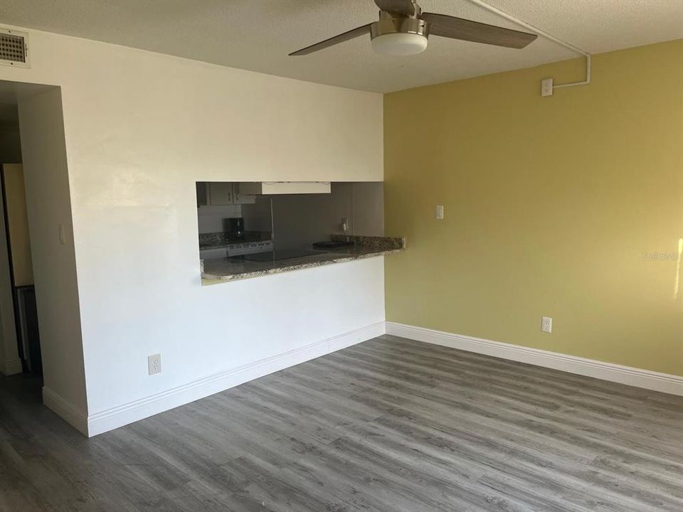 For Rent: $1,400 (1 beds, 1 baths, 586 Square Feet)