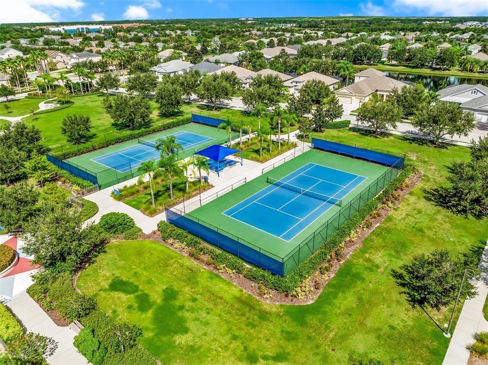 2 Tennis Courts