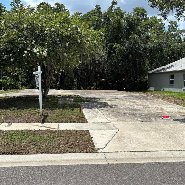 En Venta: $113,900 (0.18 acres)