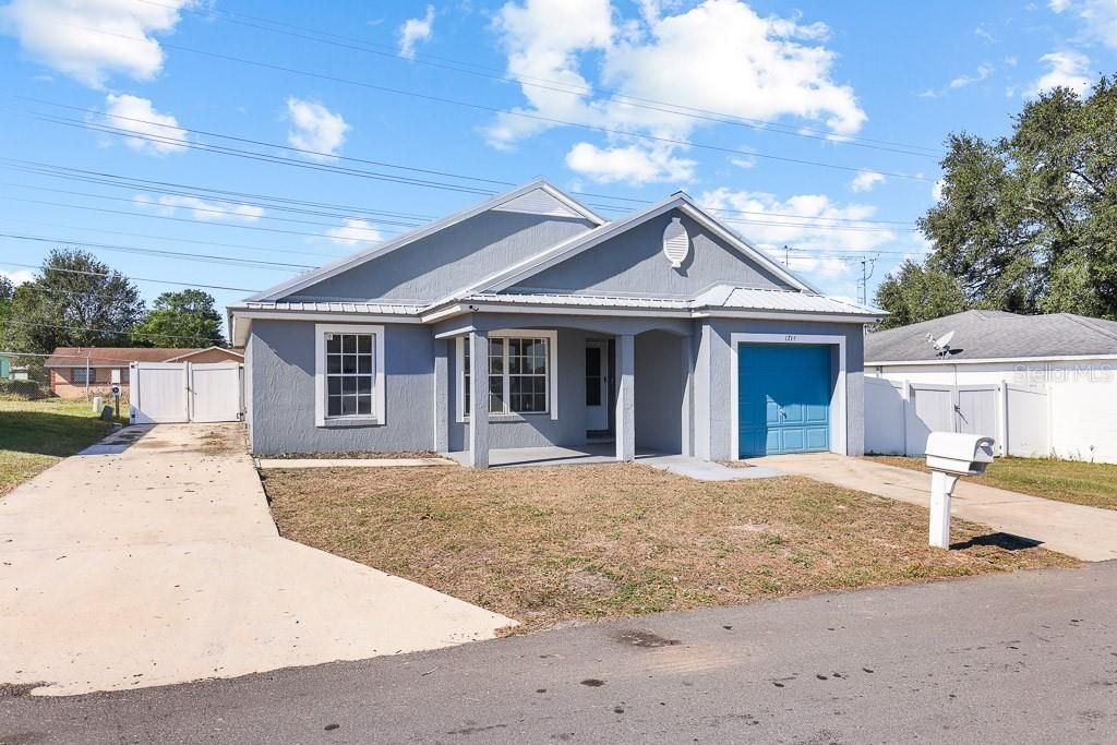 For Sale: $250,000 (3 beds, 2 baths, 1080 Square Feet)