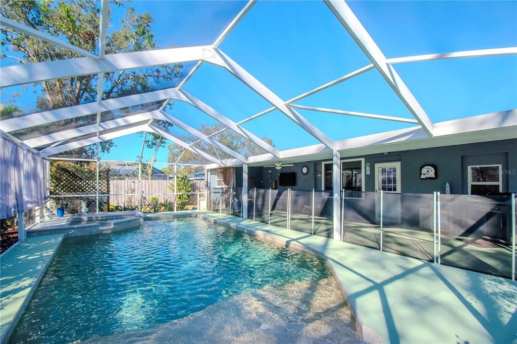 another view of the pool with child gate on