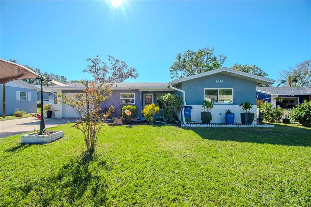 View of front of home.