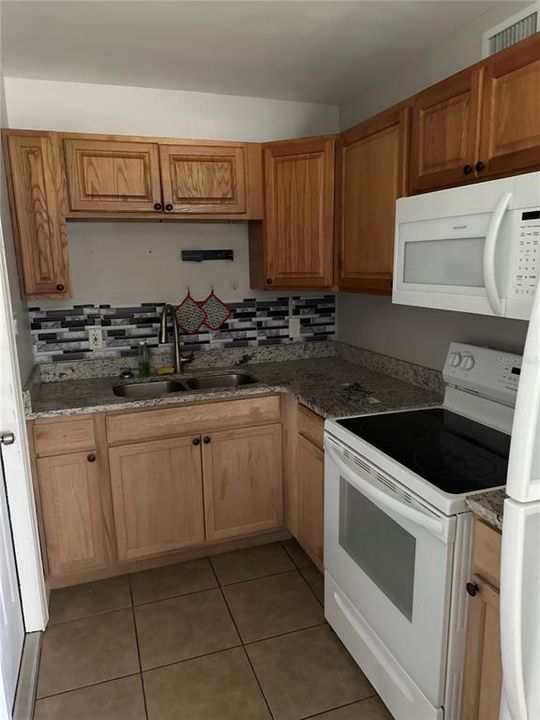 For Rent: $1,650 (2 beds, 1 baths, 1287 Square Feet)